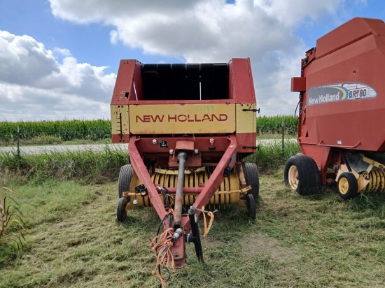 New Holland 630 Round Baler