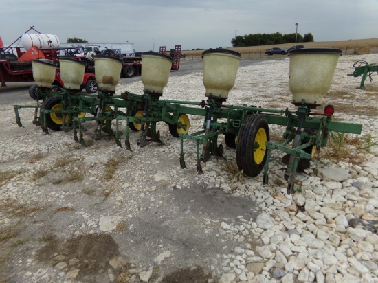 John Deere 6100 Planter