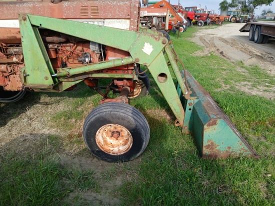 John Deere 148 Loader