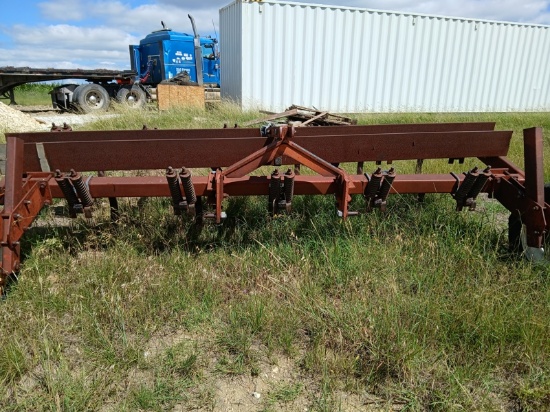 International 5500 Chisel Plow