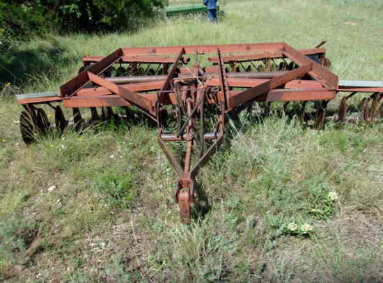 International 470 Disc Plow