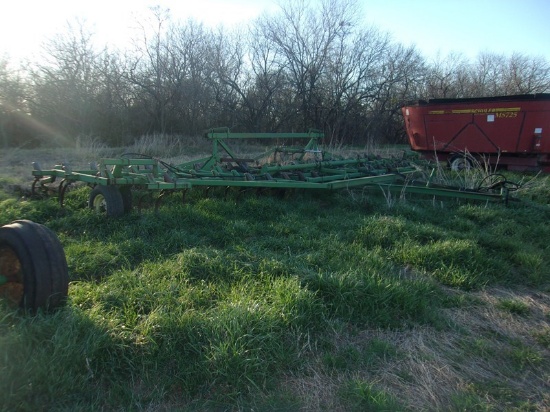 John Deere 1010 Field Cultivator