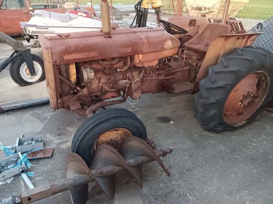 International 444 Tractor