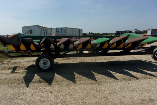 John Deere 853A Row Crop Header