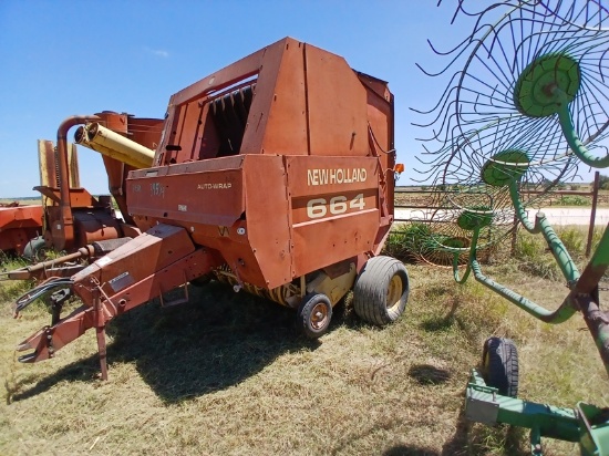 New Holland 664 Round Baler