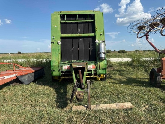 John Deere 435 Hay Baler