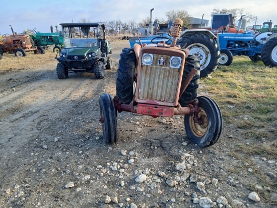 International 504 Salvage Tractor