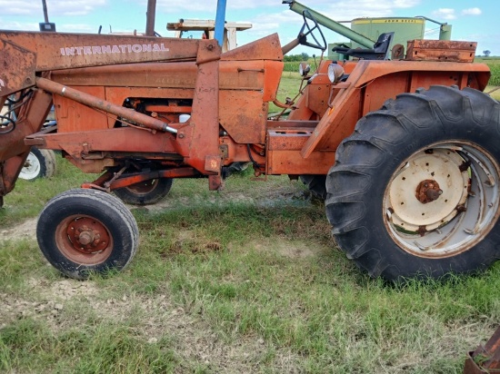 Allis Chalmers 190 Tractor