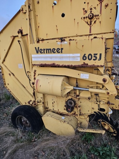 Vermeer 605J Round Baler