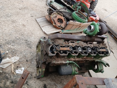 John Deere Salvage Engine