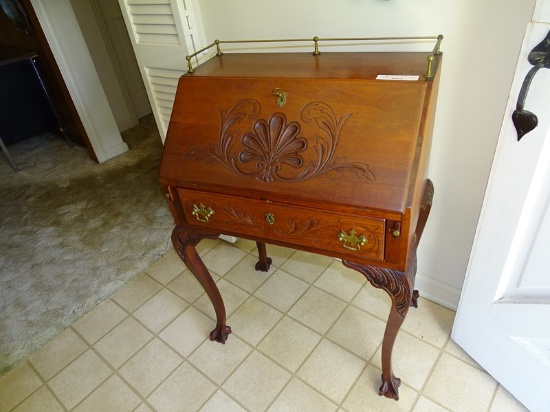 American Desk 1890-1915 Colonialn Style Oak 39"