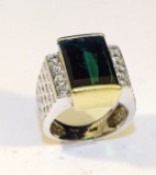 14K GOLD Ring W/8 Diamonds & Large Green Stone