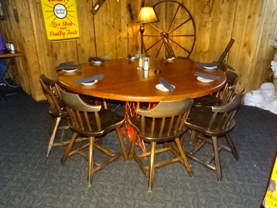 72" round table Oak With 10 chairs
