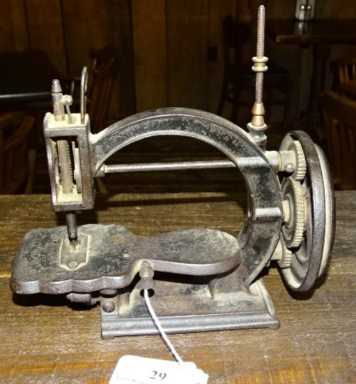 Vintage Table Top Sewing Machine