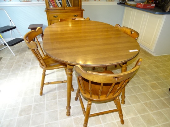 Maple Dinette Table and 4 Chair