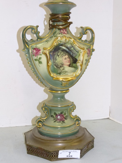 Victorian Lamp w/ Victorinan Ladies Bust 20"