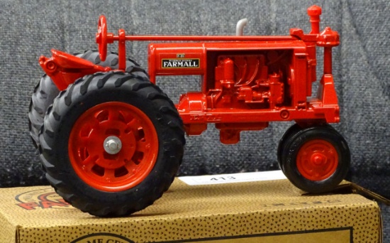 Ertl Farmall Die-cast Tractor in Box