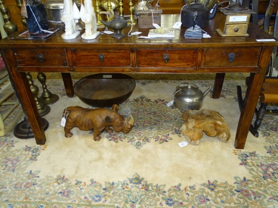 Oriental Table with 4 Drawers