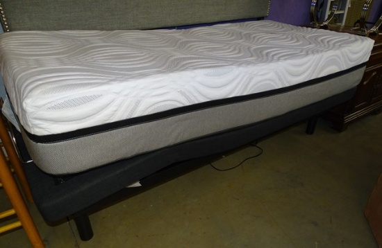 Serta Bed Adjustable Bed (Like New)