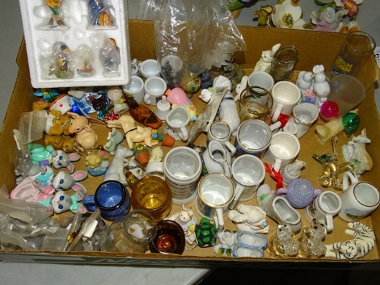 Box Lot Miniature Figures