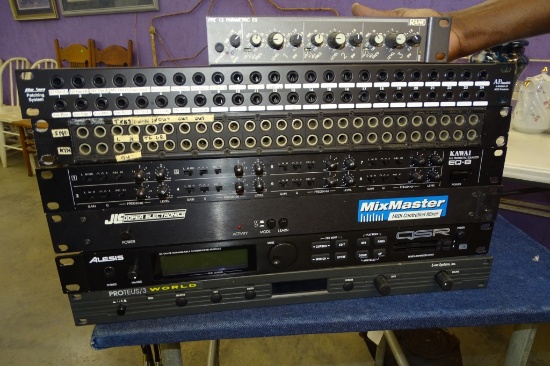7 SEVEN RACK UNITS PATCHING SYSTEMS, EQUILIZER,