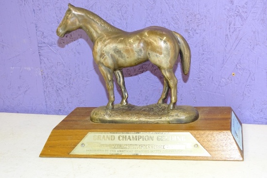 GRAND CHAMPION TROPHY AMERICAN QUARTER HORSE