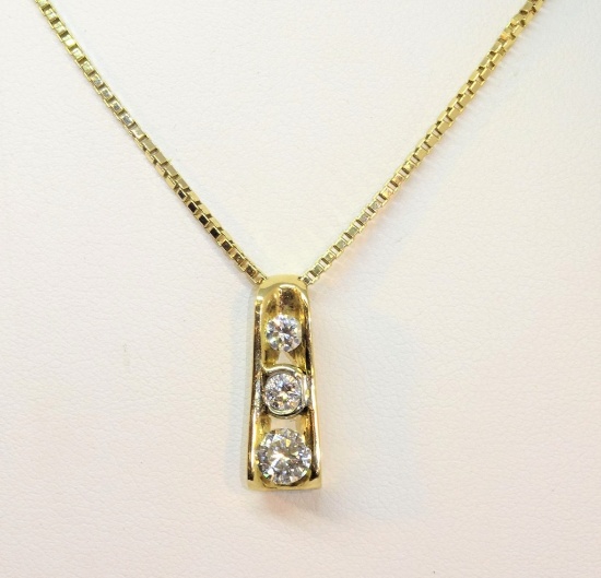 LADIES THREE DIAMOND PENDANT 14kt GOLD NECKLACE