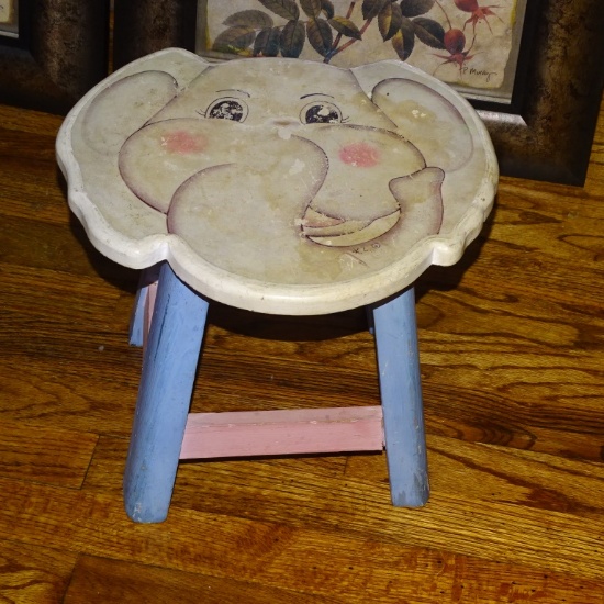 CHILDS ELEPHANT STOOL