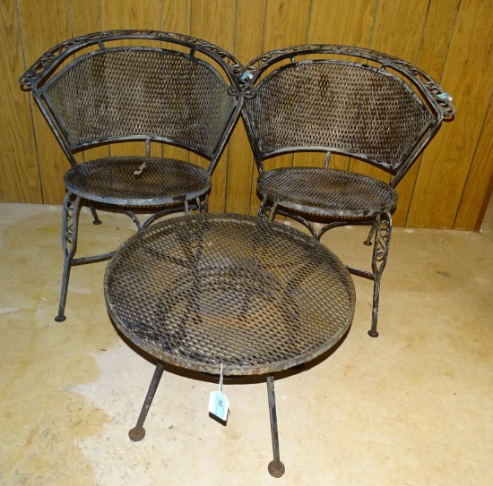 3PCS CAST IRON FURNITURE 2 CHAIRS & SMALL TABLE