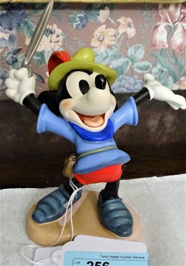 DISNEY MICKEY "BRAVE LITTLE TAILOR" MEMBER'S ONLY