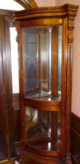 CURVED GLASS CORNER CURIO