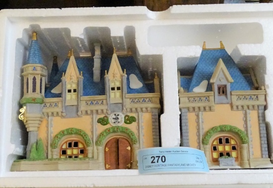 DISNEY HERITAGE FANTASYLAND MICKEY CHRISTMAS CAROL