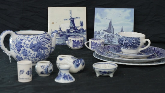 25+ PIECES OF MISC BLUE AND WHITE DINNERWARE