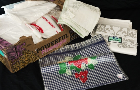 BOX LOT OF VINTAGE LINENS