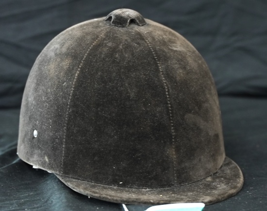 RIDING HELMET