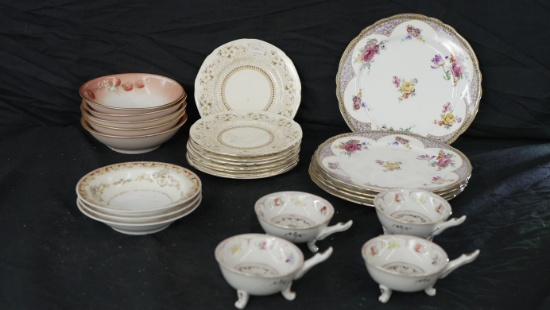 20 PLUS PIECES OF MISC PORCELAIN VARIOUS ITEMS CONSIST OF 4 UNMARKED CUPS,BERRY BOWLS,NORITAKE,PARAG