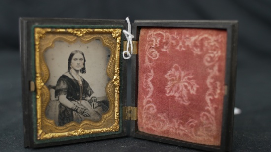 LADY DAGUERREOTYPE WITH BEEHIVE CASE