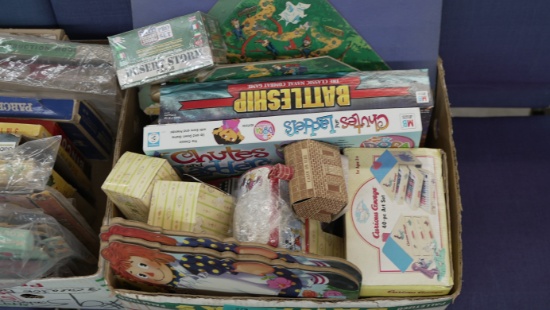 LOT OF VINTAGE GAMES