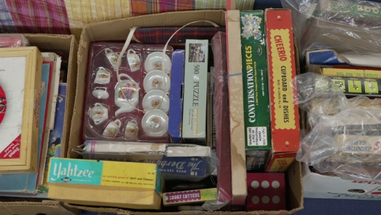 LOT OF VINTAGE GAMES