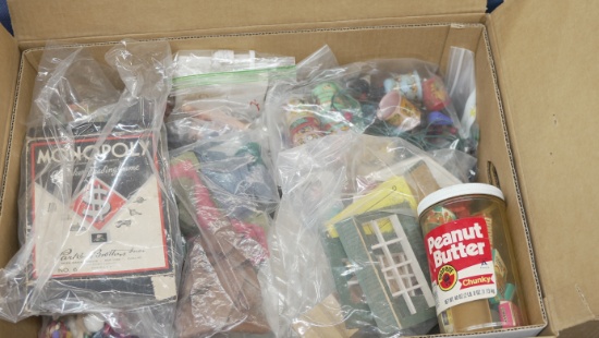 BOX LOT OF VINTAGE MISC TOYS