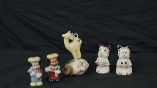 LOT OF FIGURINES INCLUDES MICKEY & MINNIE MOUSE