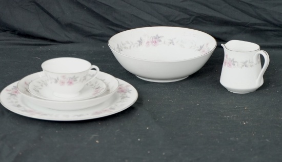 25+ PIECES OF NORLEANS CHINA (TRELLIS)