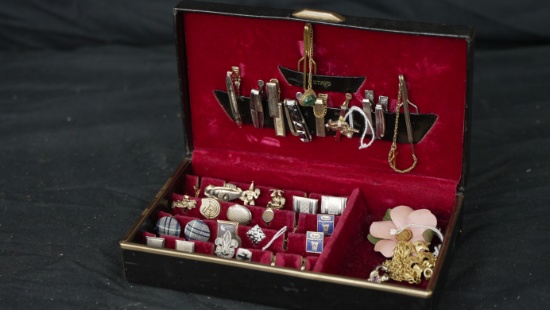 LOT OF VINTAGE TIE PENS & TIE TACKS