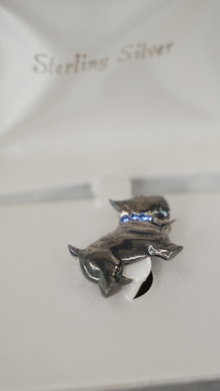 STERLING PIN YORKSHIRE TERRIOR WITH BLUE STONES BLUE STONE COLLAR.