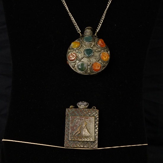 TW0 VINTAGE SNUFF BOTTLES