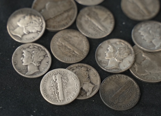 LOT OF MERCURY DIMES & NICKLES 11 MERCURY DIMES VARIOUS DATES,BARBER DIME, & 3 NICKLES