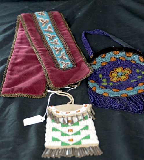LOT OF BEADED NATIVE AMERICAN PURSES