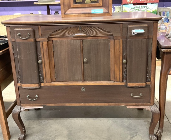VINTAGE MAHOGANY SERVER W/SHELL CARVING B & C FEET