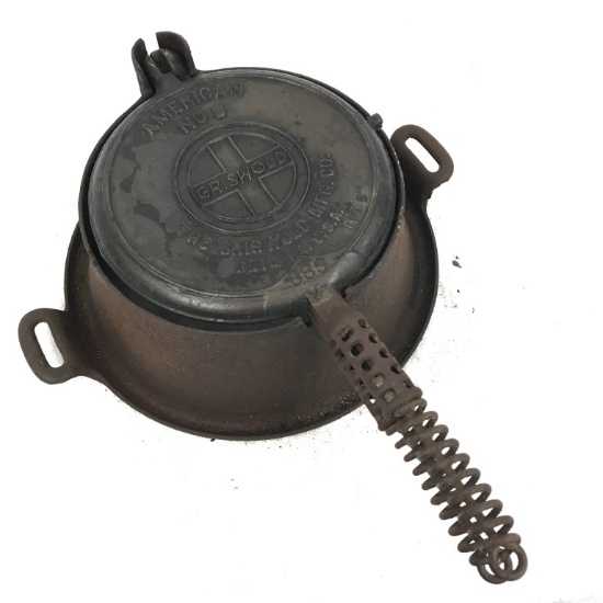 GRISWALD 1908 WAFFLE IRON SLANTED LOGO NO.8