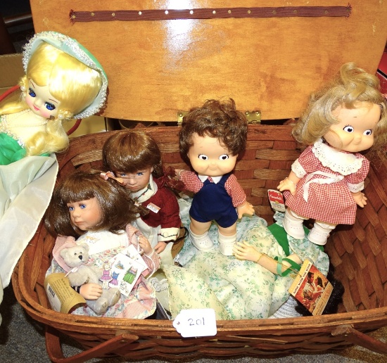 VINTAGE SHELTON PICNIC BASKET & DOLL LOT